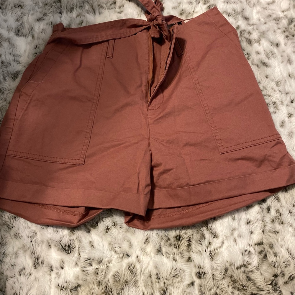 redish pink tie front shorts